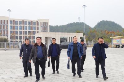 平安建設(shè)迎驗(yàn)收，平安和諧滿校園——我校迎接“懷化市平安建設(shè)示范?！痹u估驗(yàn)收